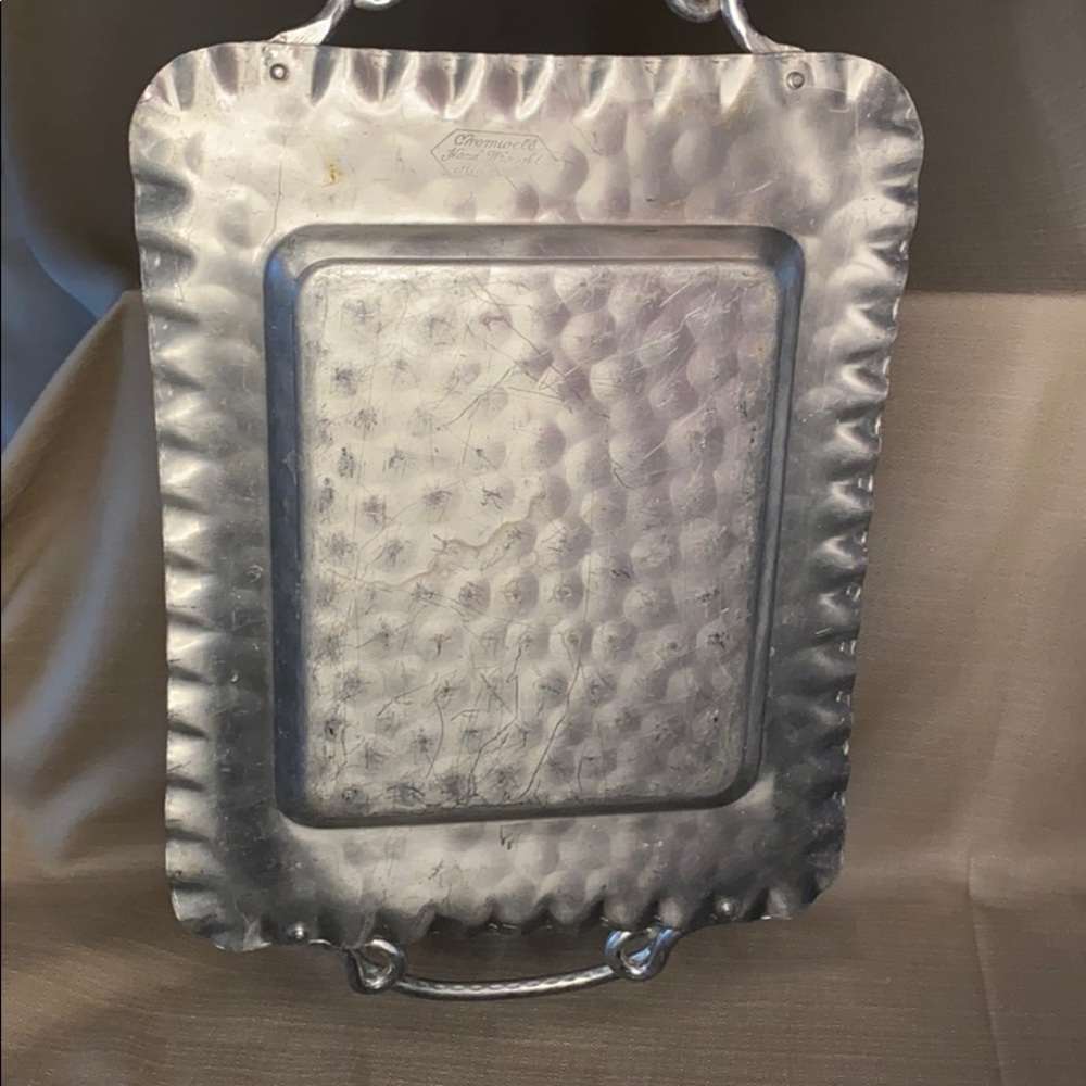 Cromwell | Hand-Wrought Aluminum Tray | Vintage - Picture 4 of 8